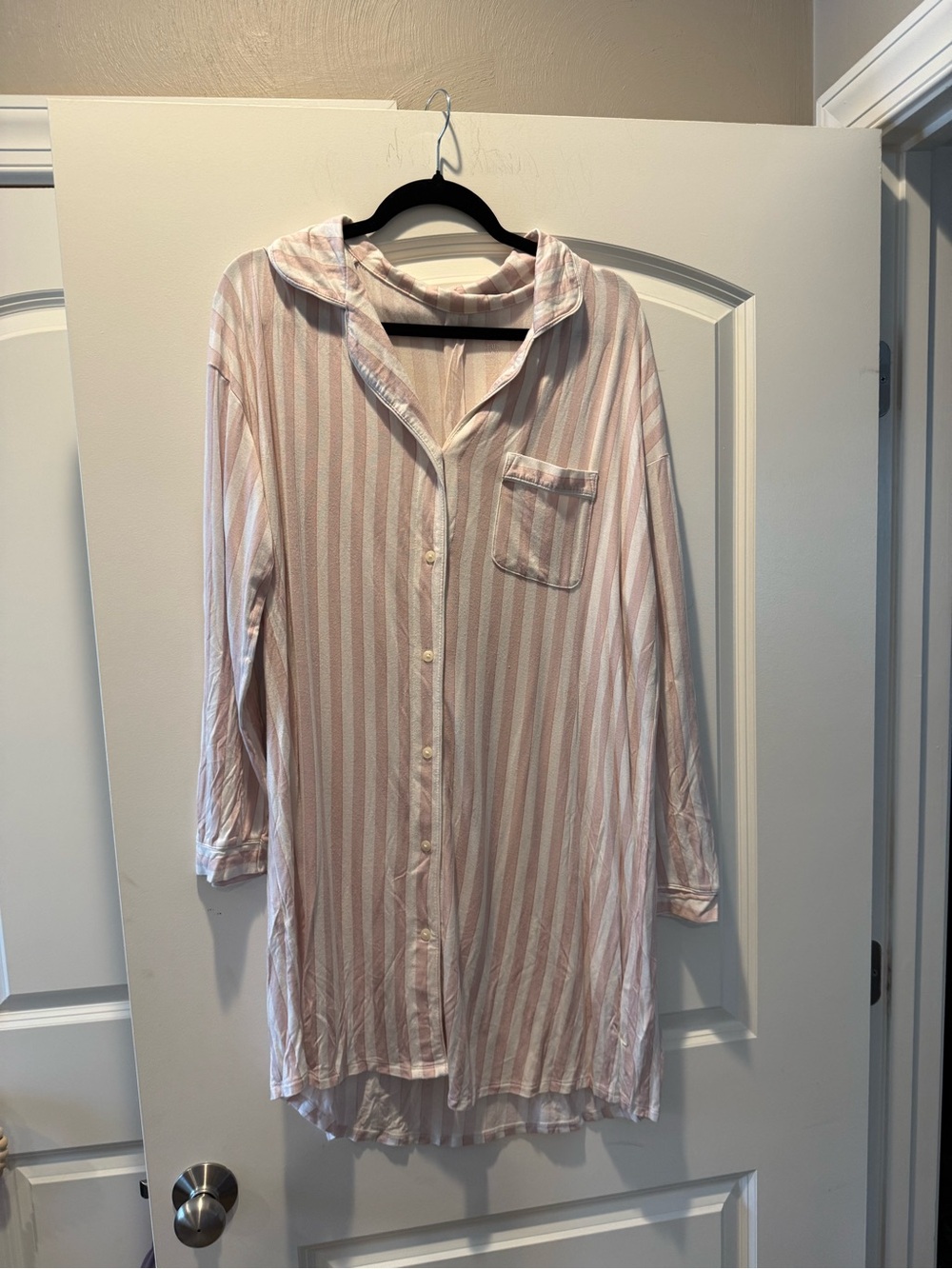 stars above Pink & White Striped Button-Front Nightshirt
